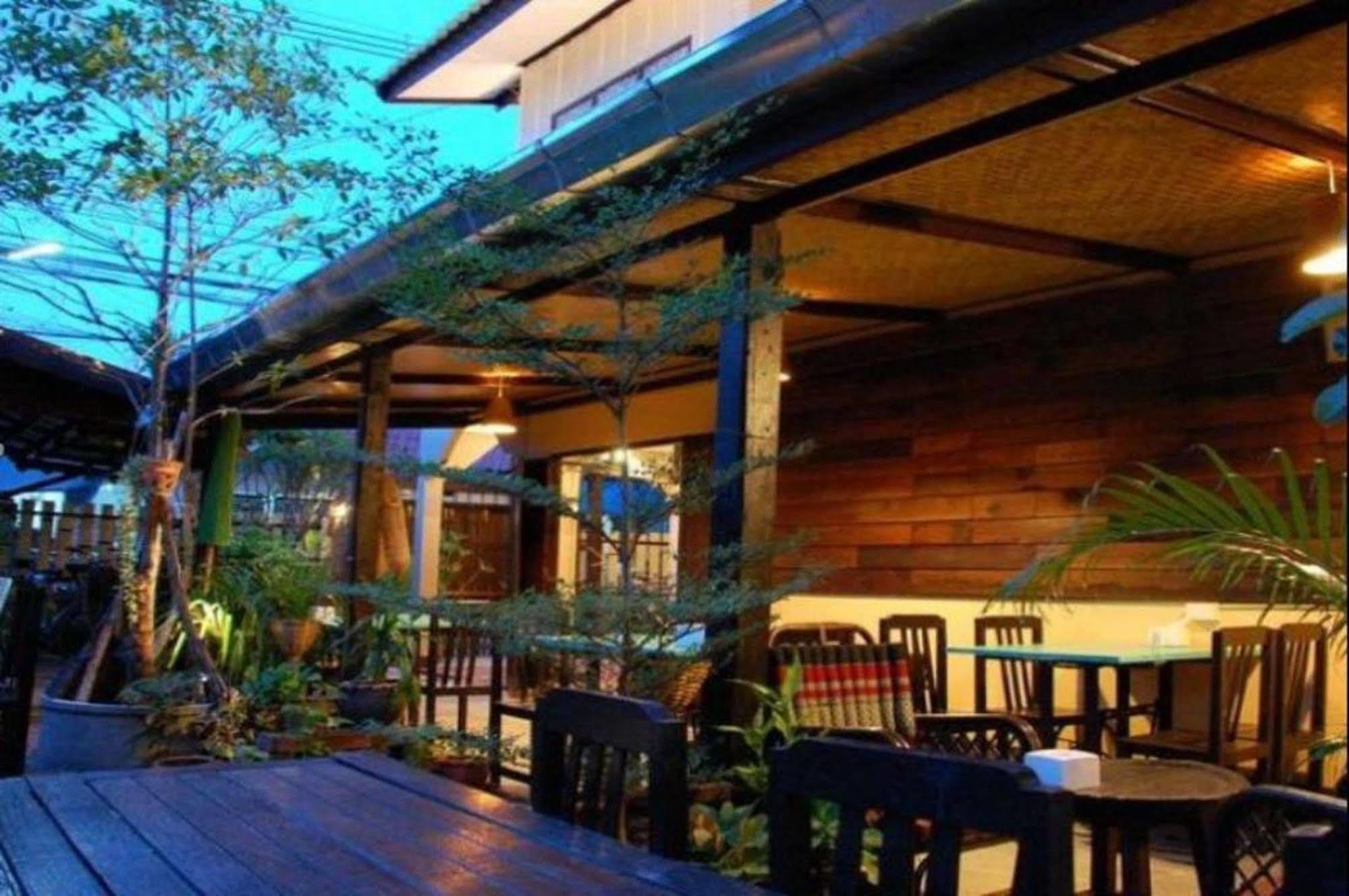 The Outside Inn Ubonratcsathani Kültér fotó